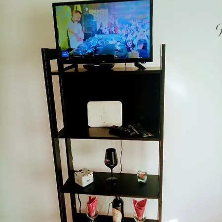 Economic Night Apartment *